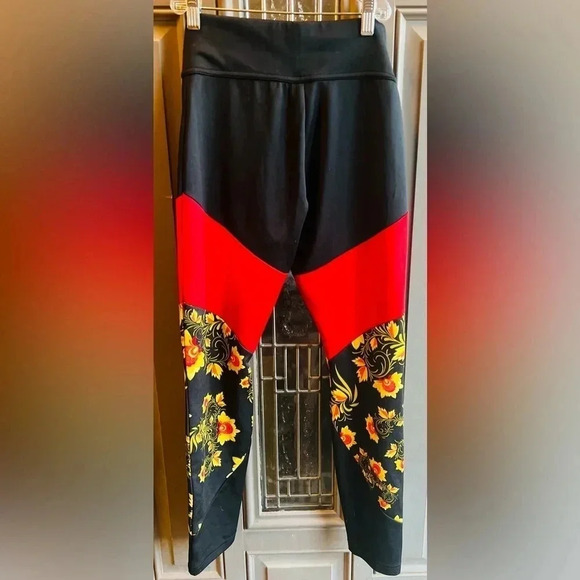 Nike Sportswear Essential Floral Leggings Women Sz S Exercise Cycle 921644-010 - Picture 7 of 7